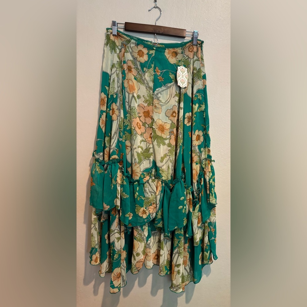 Beautiful Boho Floral Tiered Ruffled Maxi Skirt, Women’s size L, NWT